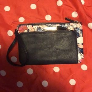 NINE WEST Vesper wristlet